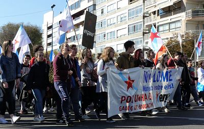 17-11-16 ManiFolgaEstudantilVigo04.JPG